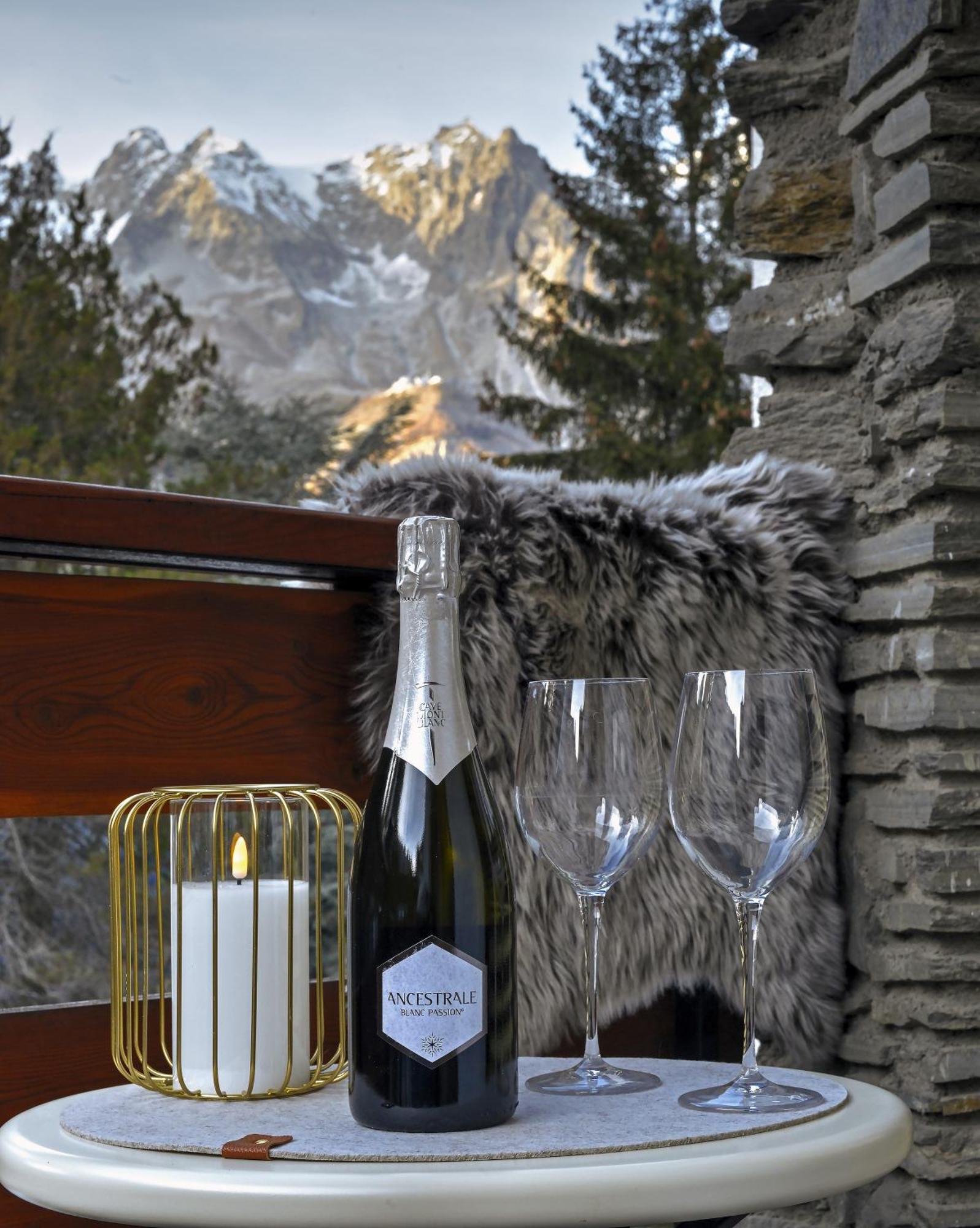 Dulci Du Mont Blanc Apartment Courmayeur Exterior foto