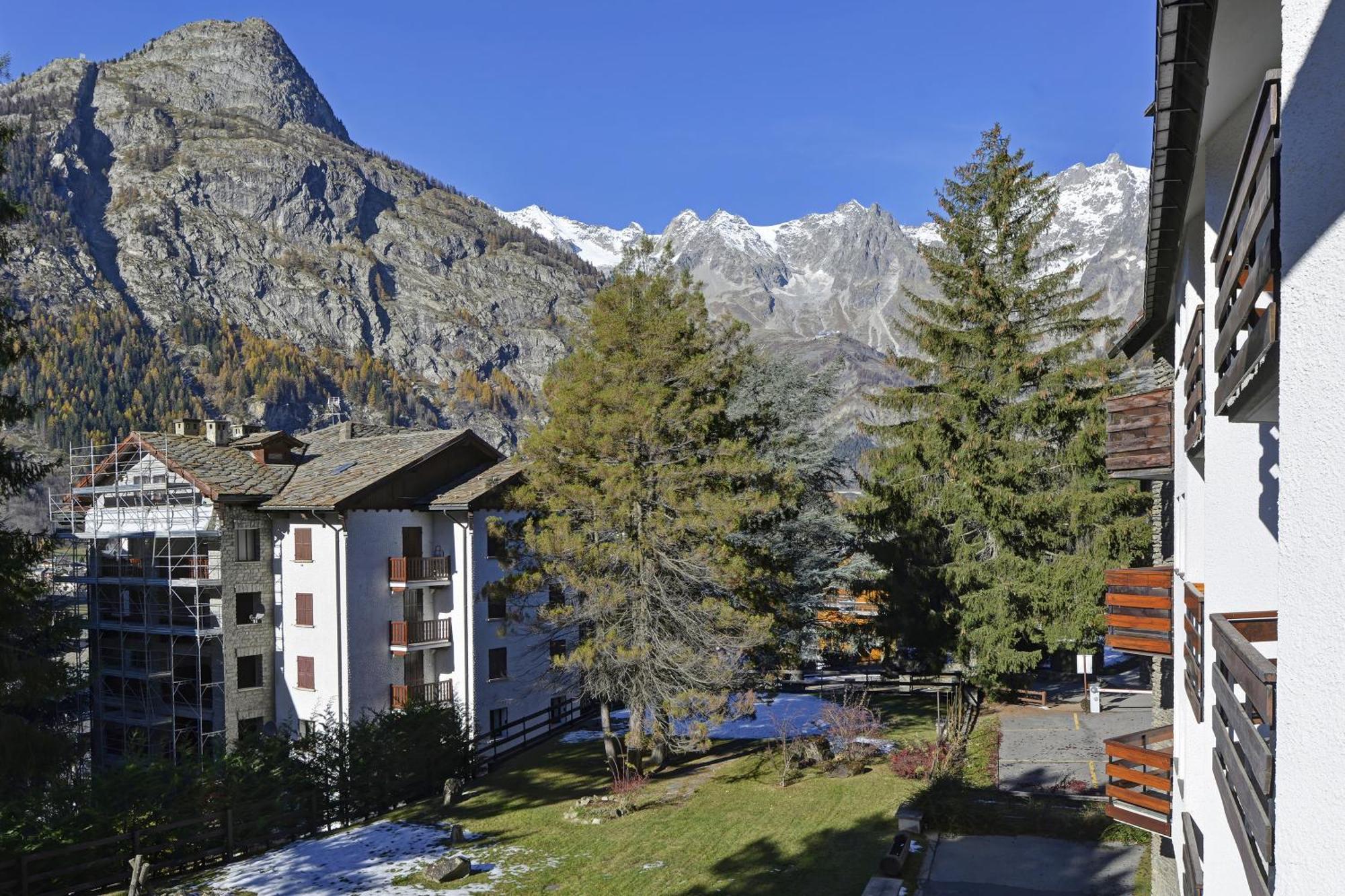 Dulci Du Mont Blanc Apartment Courmayeur Exterior foto